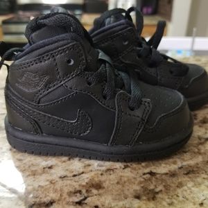 Jordan Toddler AJ 1 Mid sneak size 4c, never worn